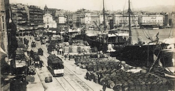 Vieux port de Marseille et bateaux
